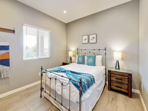 Gorgeous Palm Springs 5 Bedroom Home with Pool & Spa Sleeps 16